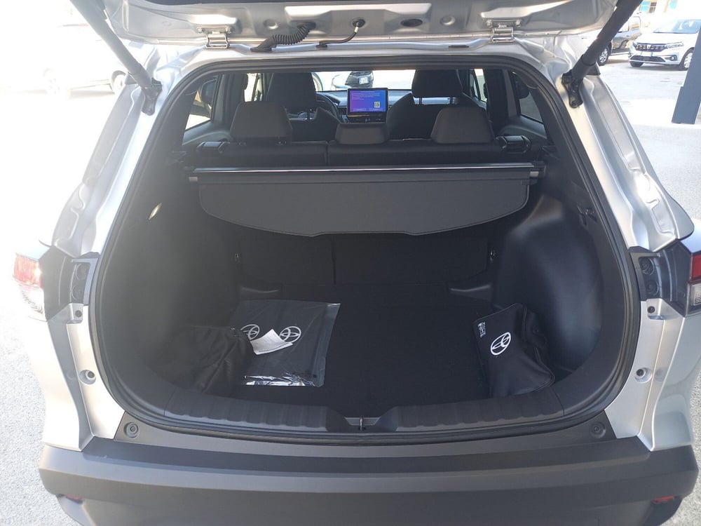 Toyota Corolla Cross Hybrid nuova a Agrigento (6)