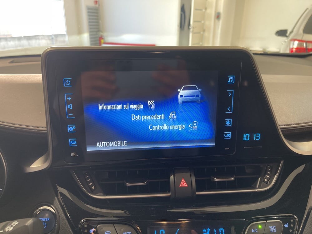 Toyota Toyota C-HR usata a Catania (13)