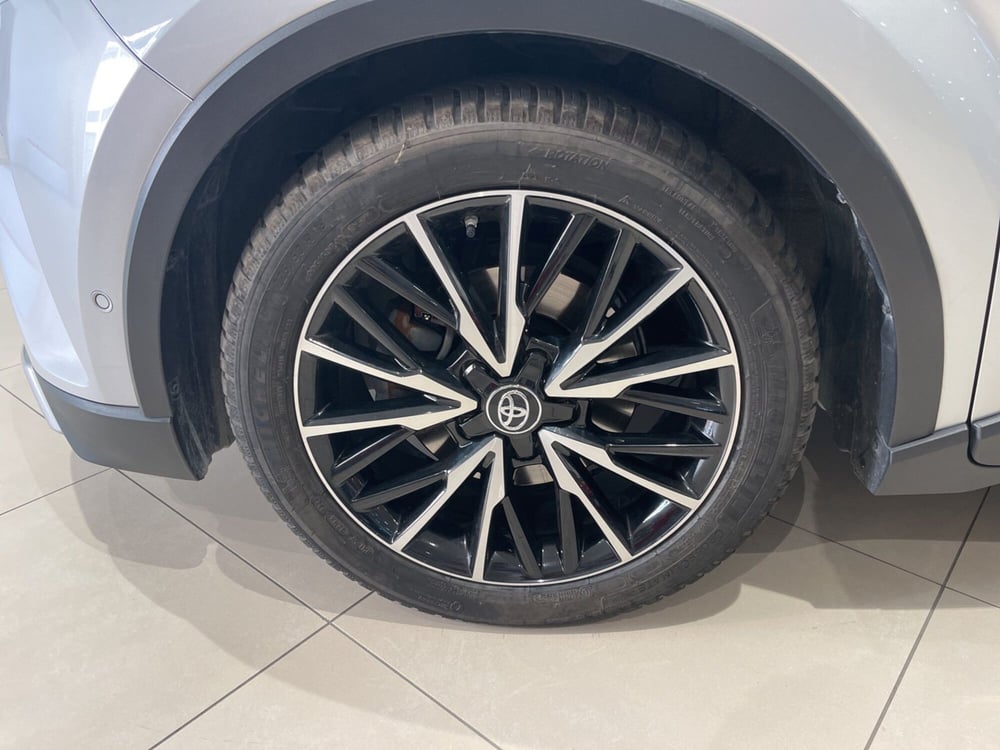 Toyota Toyota C-HR usata a Catania (6)