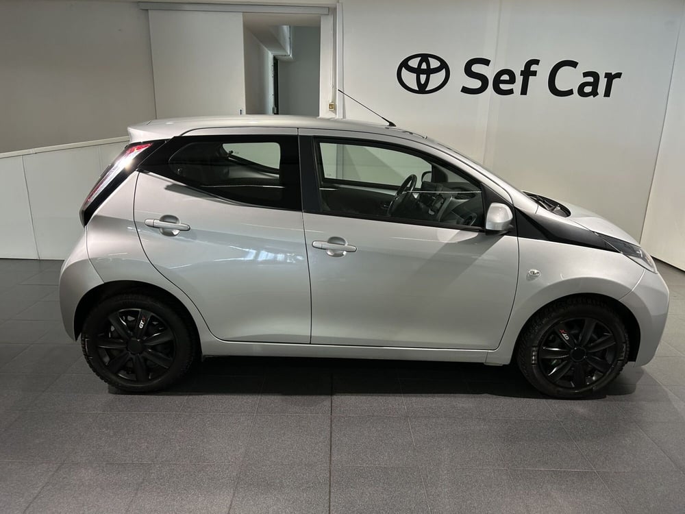 Toyota Aygo usata a Milano (13)