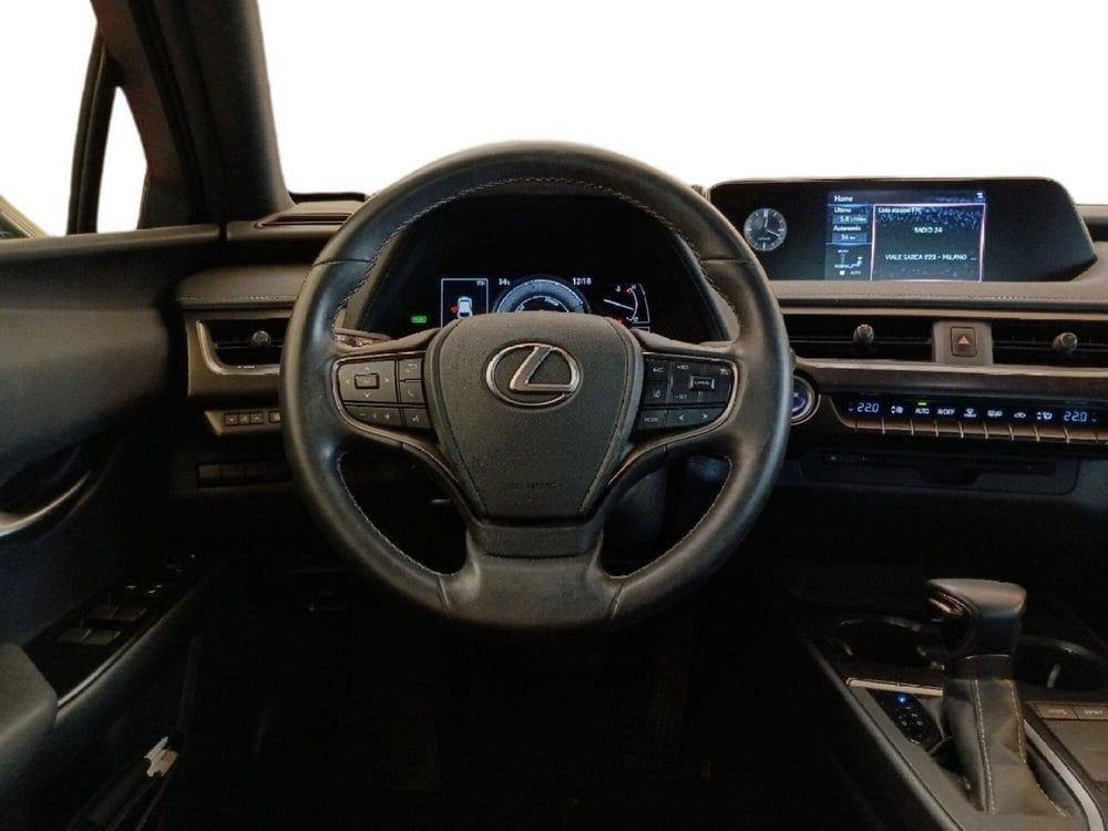 Lexus UX usata a Milano (10)