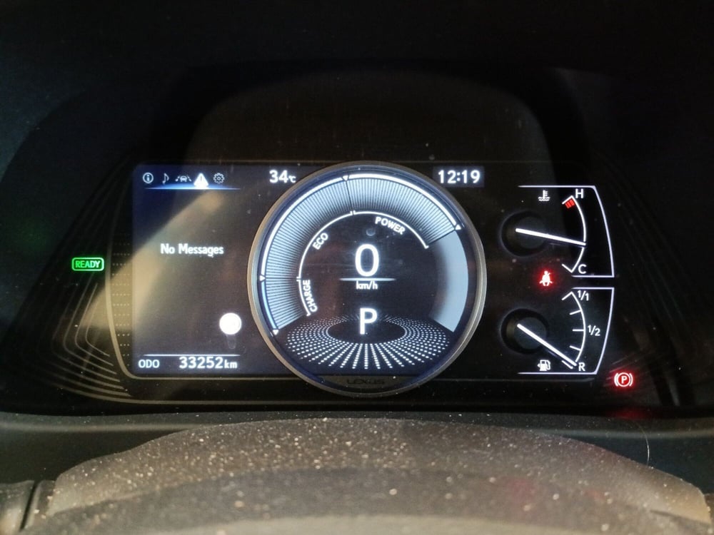 Lexus UX usata a Milano (13)