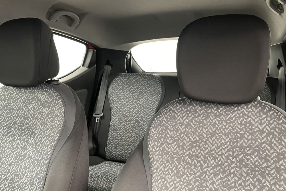 Lancia Ypsilon usata a Novara (19)