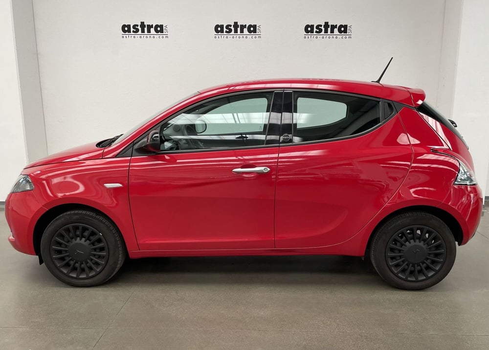 Lancia Ypsilon usata a Novara (6)