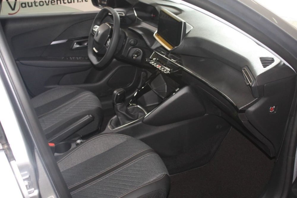 Peugeot 208 nuova a Viterbo (9)