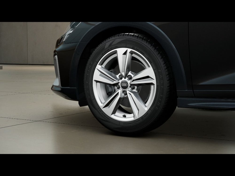 Audi A3 allstreet nuova a Livorno (4)