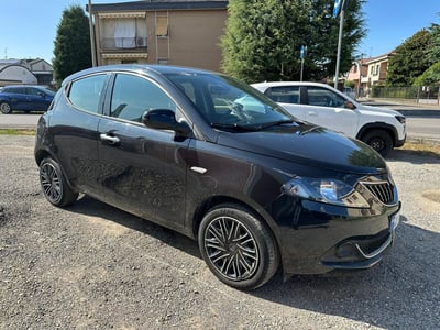 Lancia Ypsilon 1.0 FireFly 5 porte S&amp;S Hybrid Gold Plus del 2022 usata a Lissone
