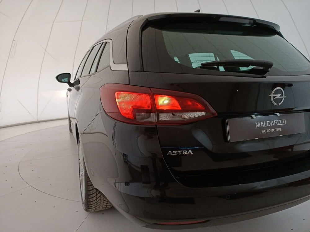 Opel Astra Station Wagon usata a Bari (11)
