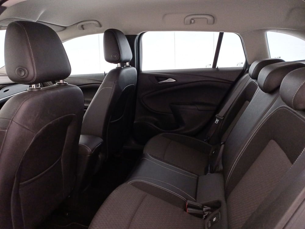 Opel Astra Station Wagon usata a Bari (8)
