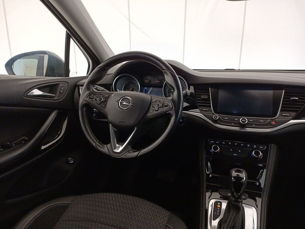 Opel Astra Station Wagon usata a Bari (9)