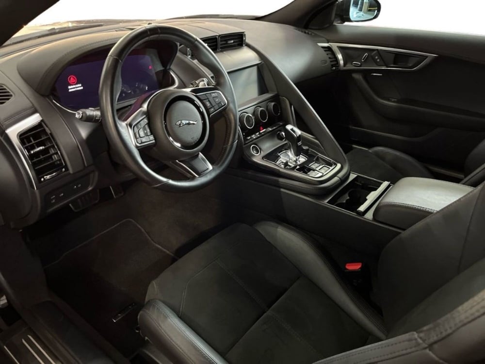 Jaguar F-Type Coupé usata a Bari (10)