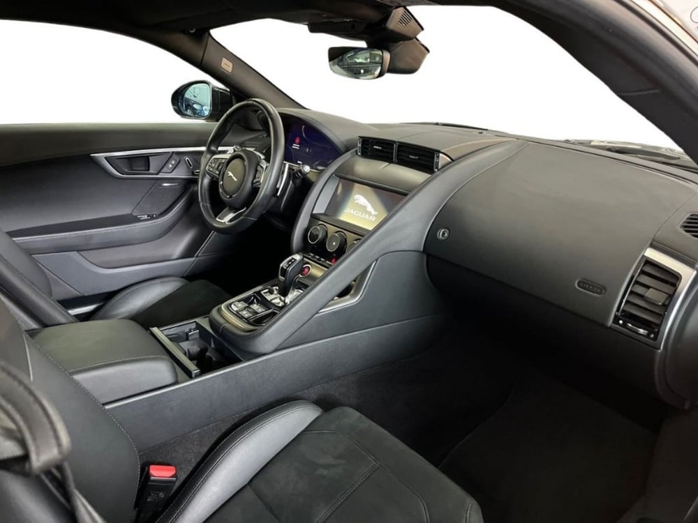 Jaguar F-Type Coupé usata a Bari (9)