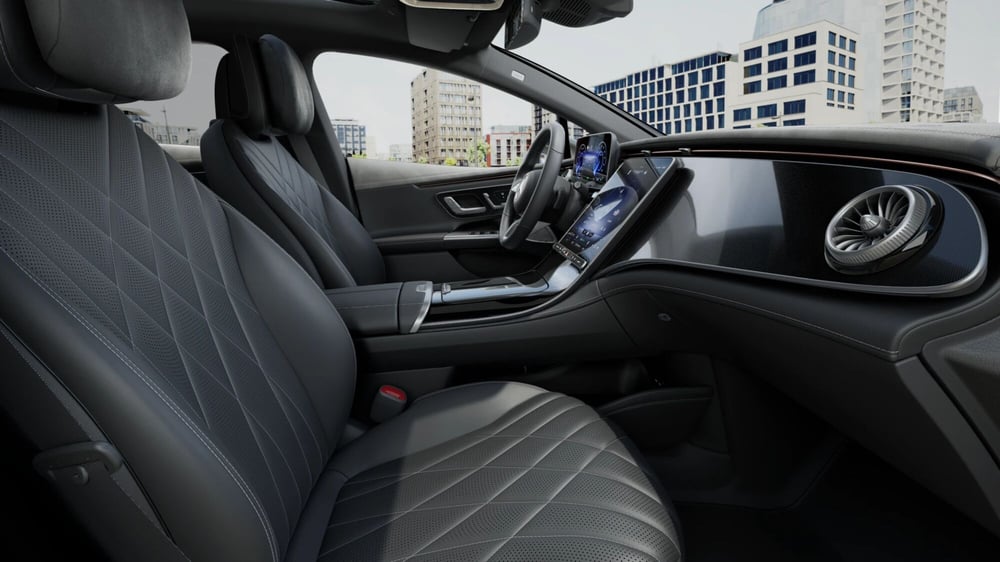 Mercedes-Benz EQE nuova a Milano (7)