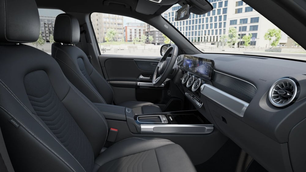 Mercedes-Benz EQB nuova a Milano (7)