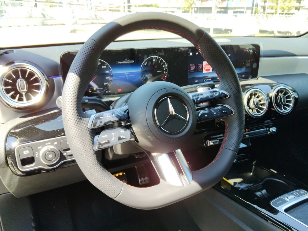 Mercedes-Benz Classe A nuova a Pescara (11)
