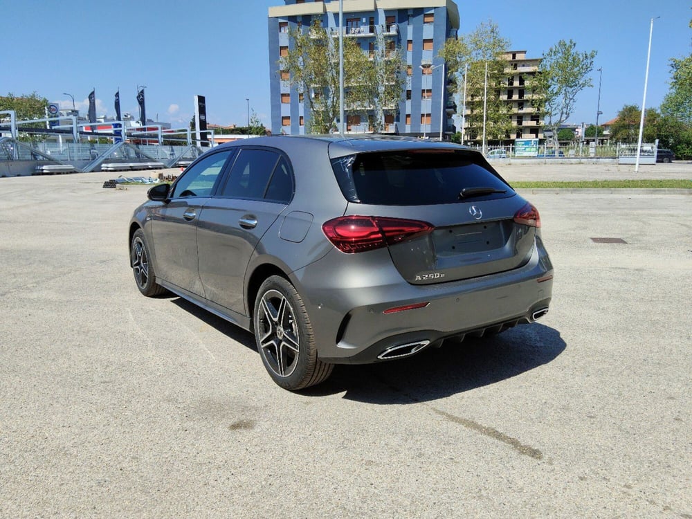 Mercedes-Benz Classe A nuova a Pescara (4)