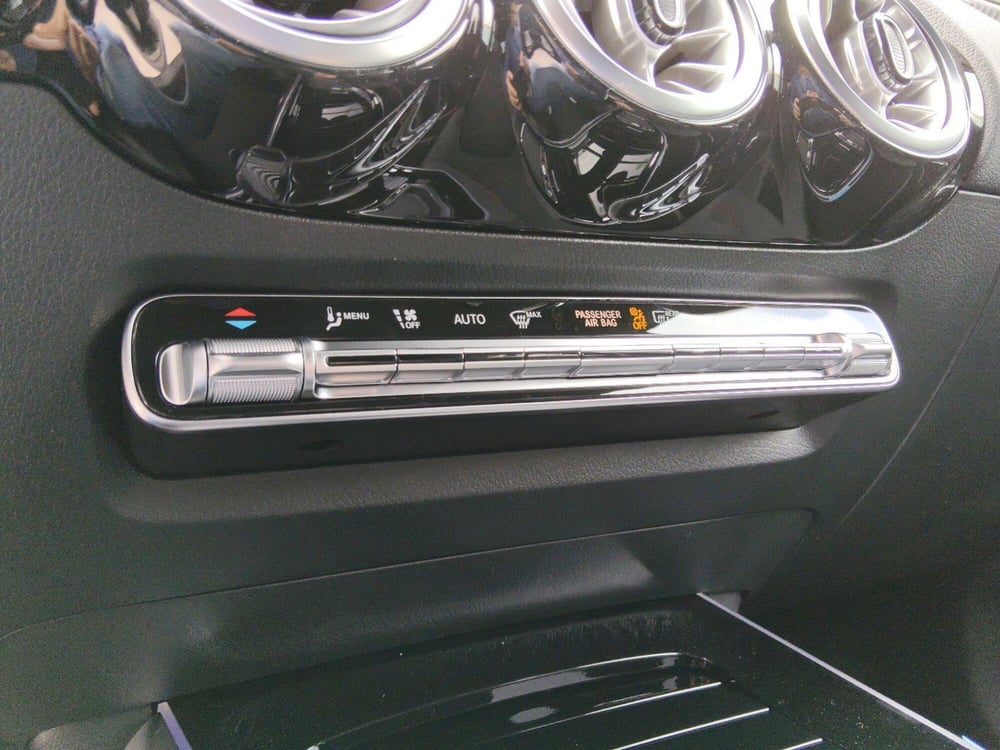 Mercedes-Benz GLA SUV nuova a Pescara (20)