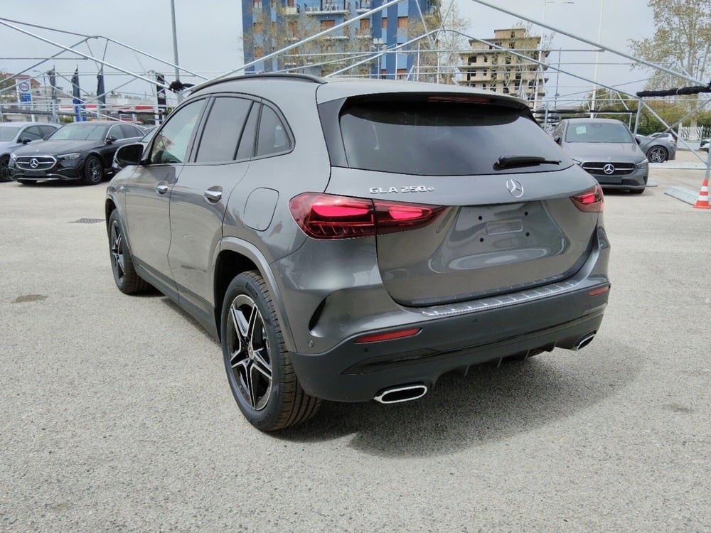 Mercedes-Benz GLA SUV nuova a Pescara (3)