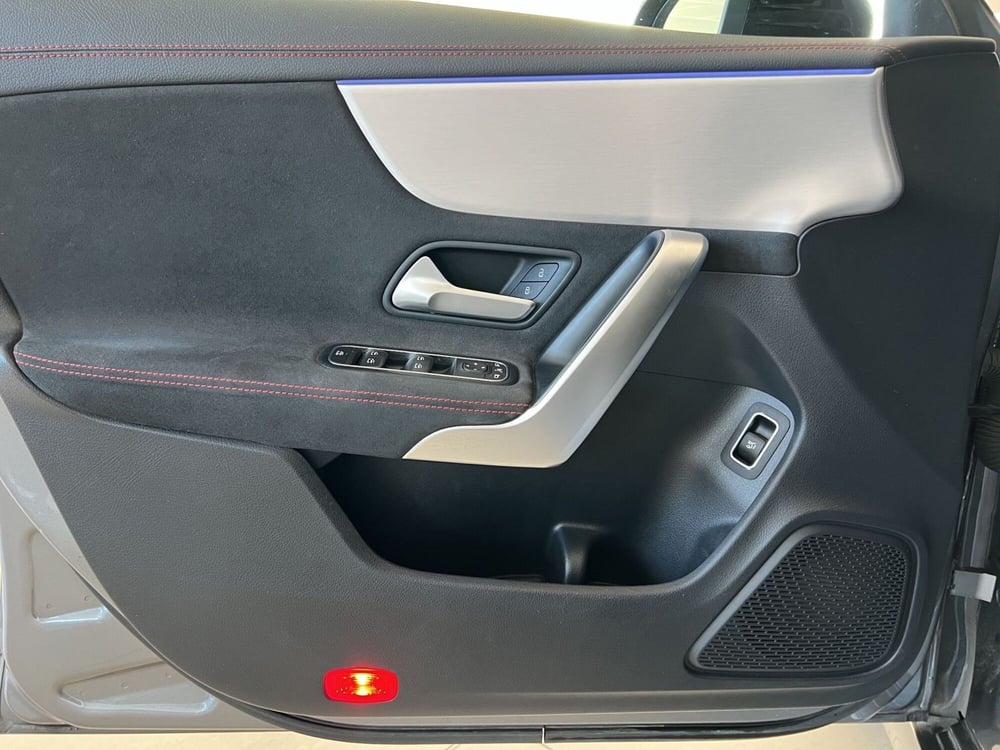 Mercedes-Benz CLA Shooting Brake usata a Cosenza (12)