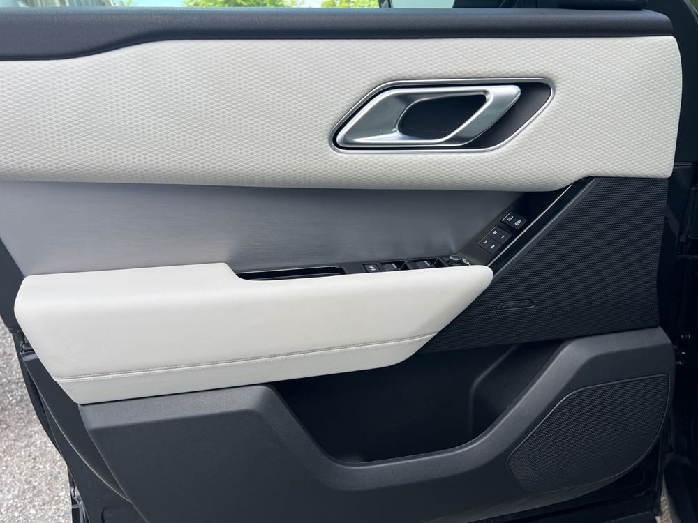 Land Rover Range Rover Velar usata a Cosenza (12)