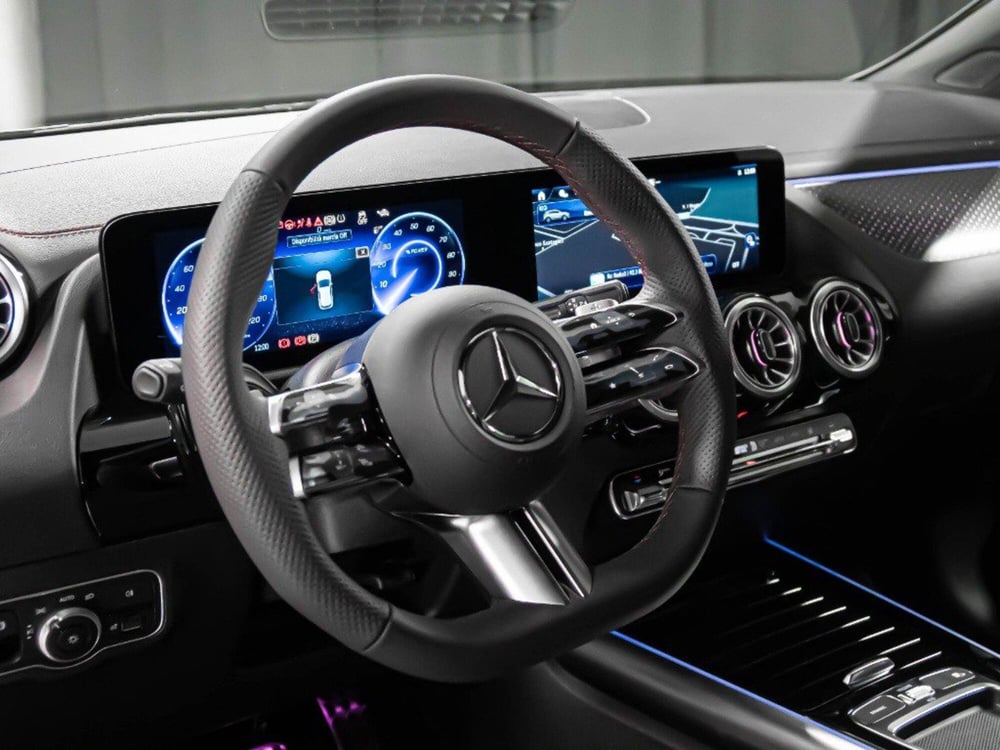 Mercedes-Benz EQA nuova a Macerata (13)