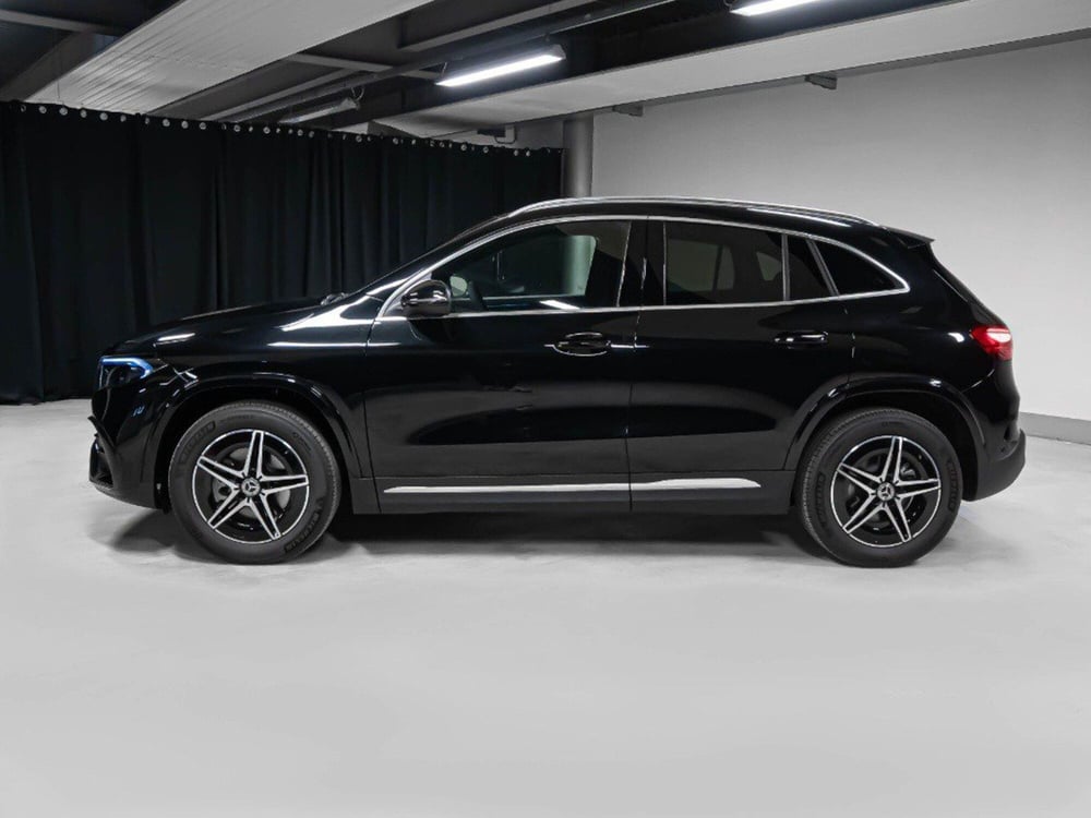 Mercedes-Benz EQA nuova a Macerata (6)