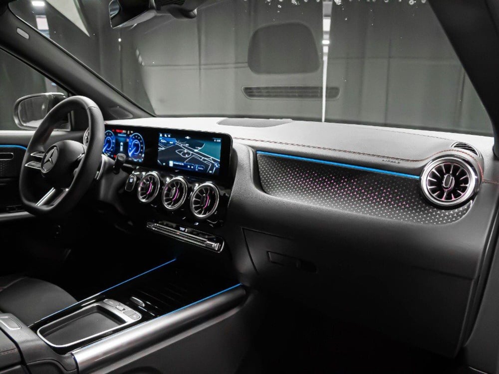 Mercedes-Benz EQA nuova a Macerata (9)