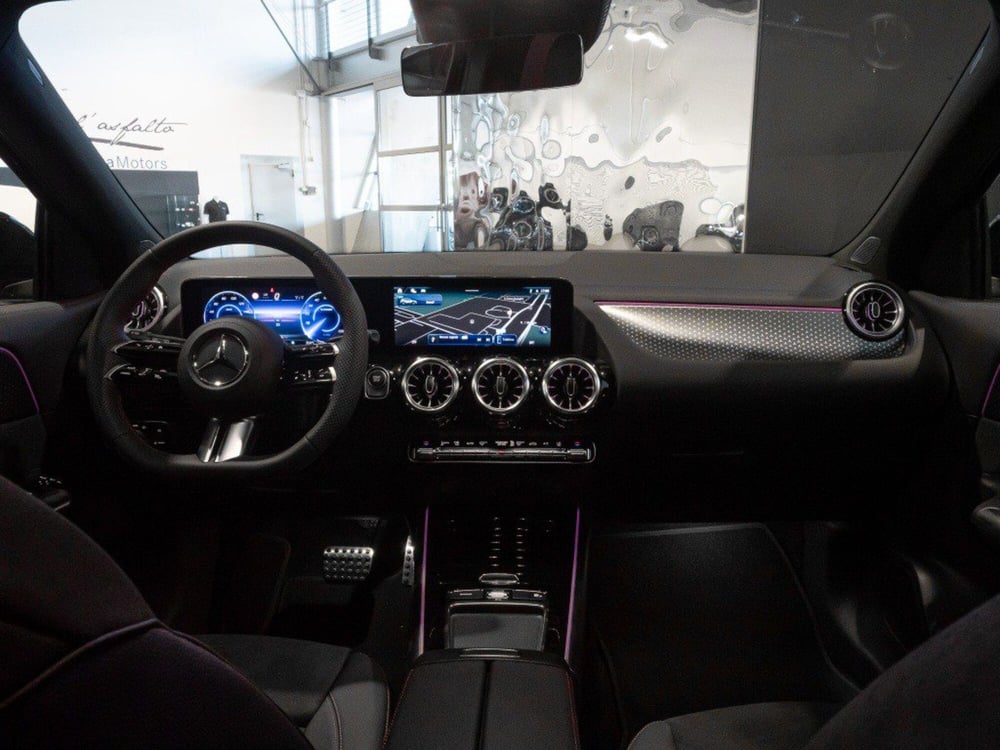 Mercedes-Benz EQA nuova a Macerata (15)