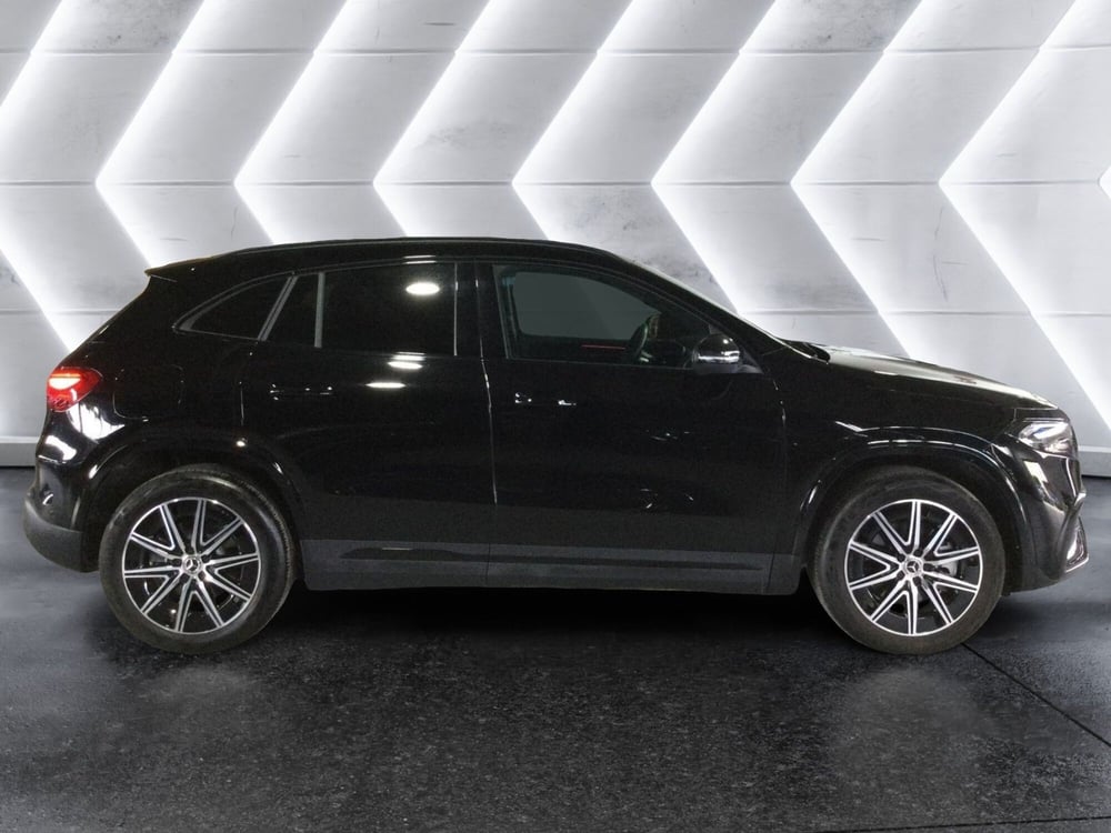 Mercedes-Benz EQA usata a Caserta (4)