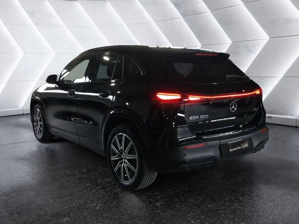 Mercedes-Benz EQA usata a Caserta (7)