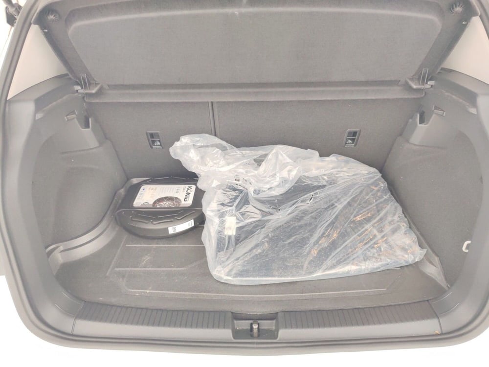 Volkswagen T-Cross usata a Massa-Carrara (16)