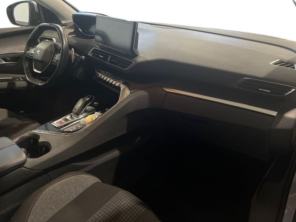 Peugeot 5008 usata a Salerno (15)
