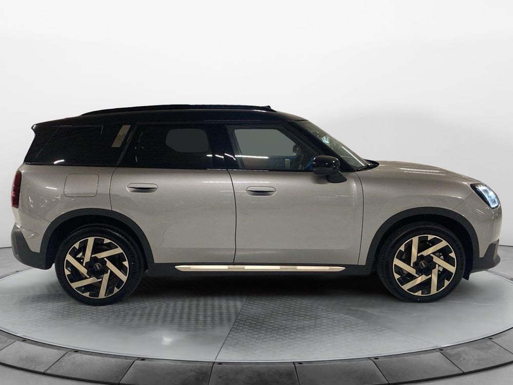 MINI Mini Countryman nuova a Napoli (8)