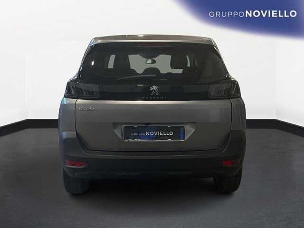 Peugeot 5008 usata a Salerno (6)