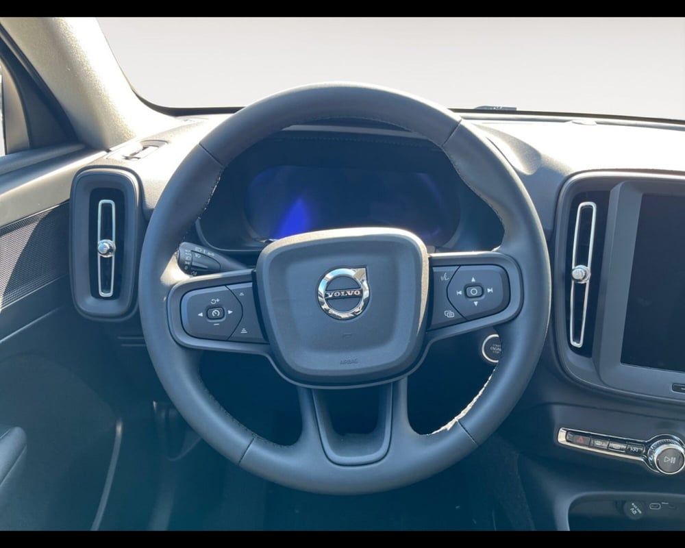 Volvo XC40 nuova a Ravenna (12)