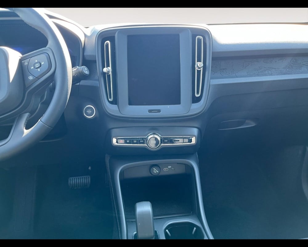 Volvo XC40 nuova a Ravenna (14)