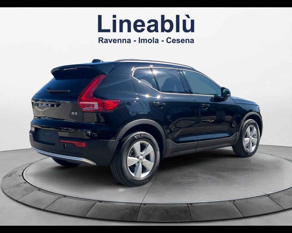 Volvo XC40 nuova a Ravenna (5)