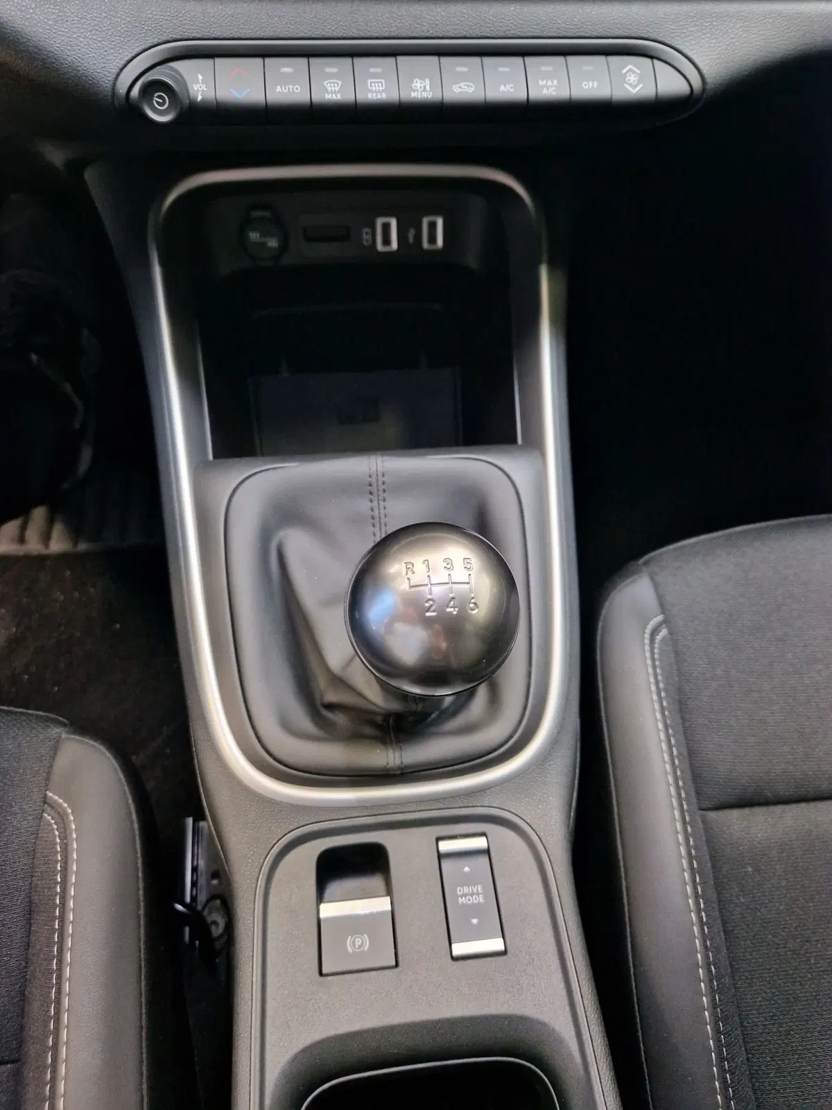Jeep Avenger usata a Varese (17)