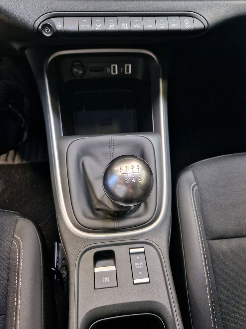 Jeep Avenger usata a Varese (17)