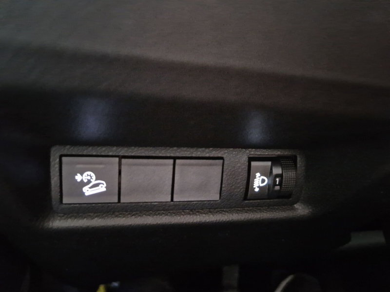 Jeep Avenger usata a Varese (18)