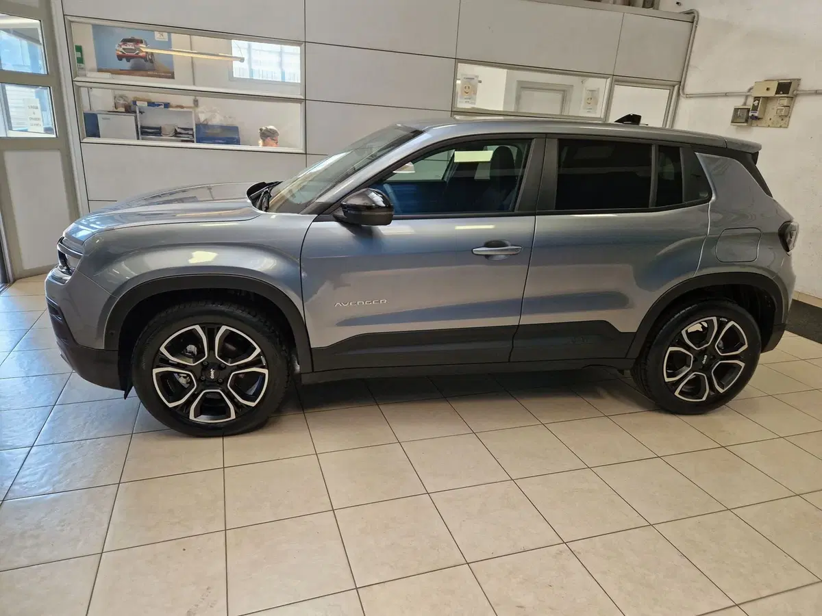 Jeep Avenger usata a Varese (3)