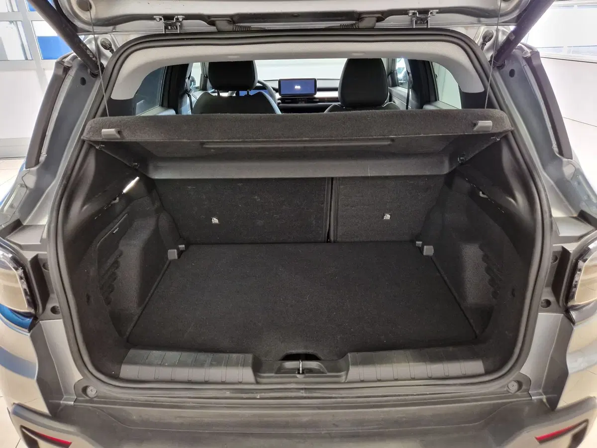 Jeep Avenger usata a Varese (6)