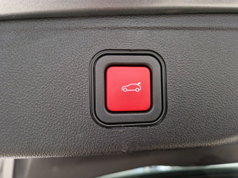 Jeep Avenger usata a Varese (7)