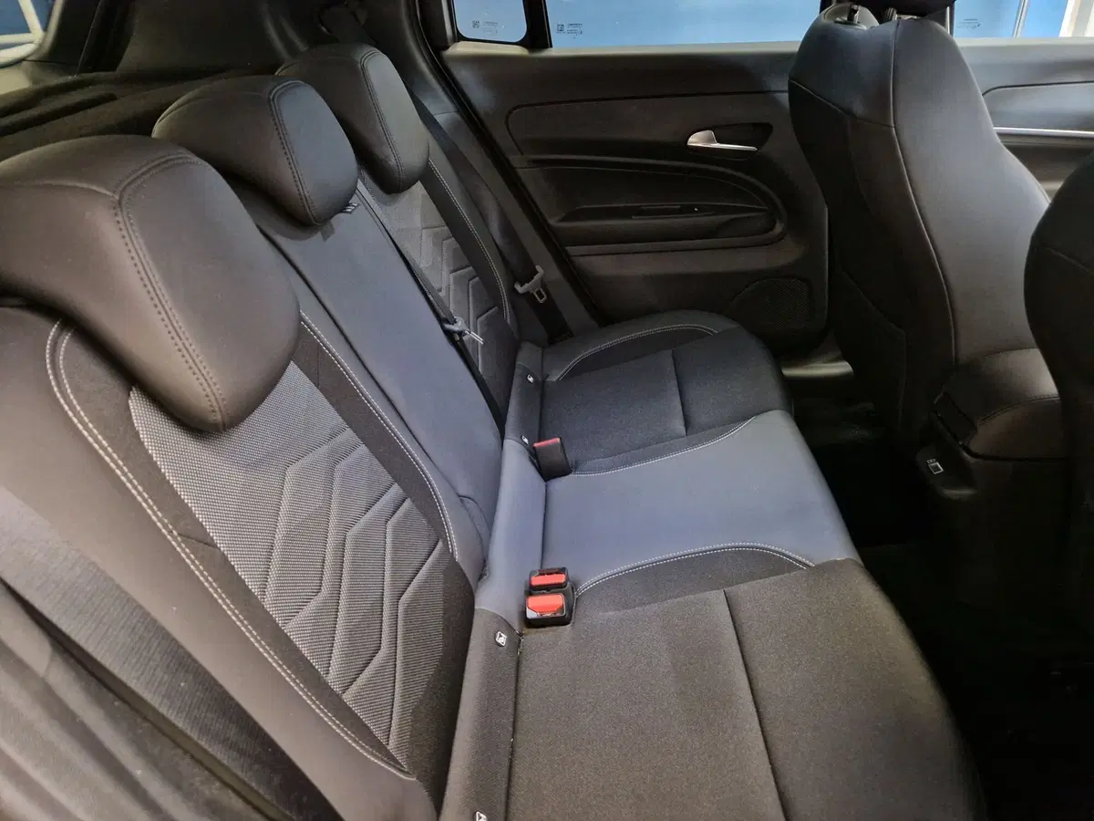 Jeep Avenger usata a Varese (9)