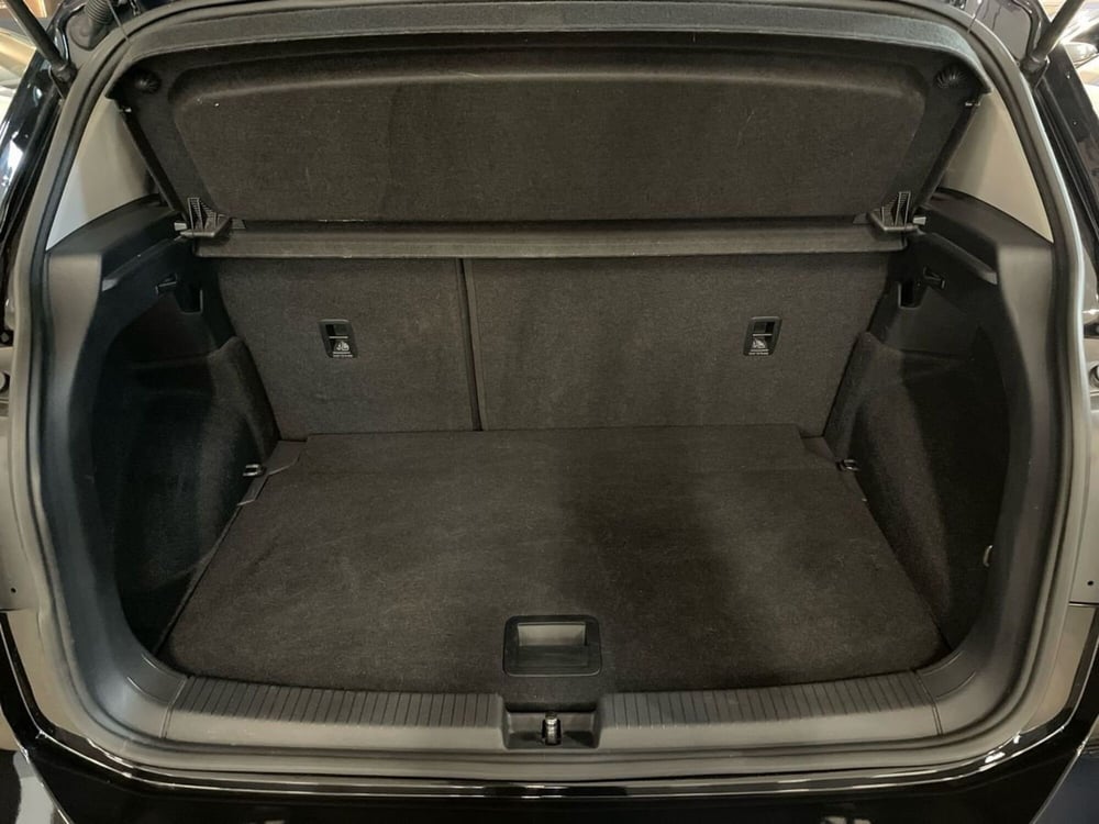 Volkswagen T-Cross usata a Prato (8)