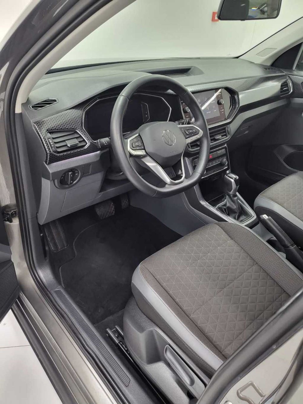 Volkswagen T-Cross usata a Catanzaro (17)