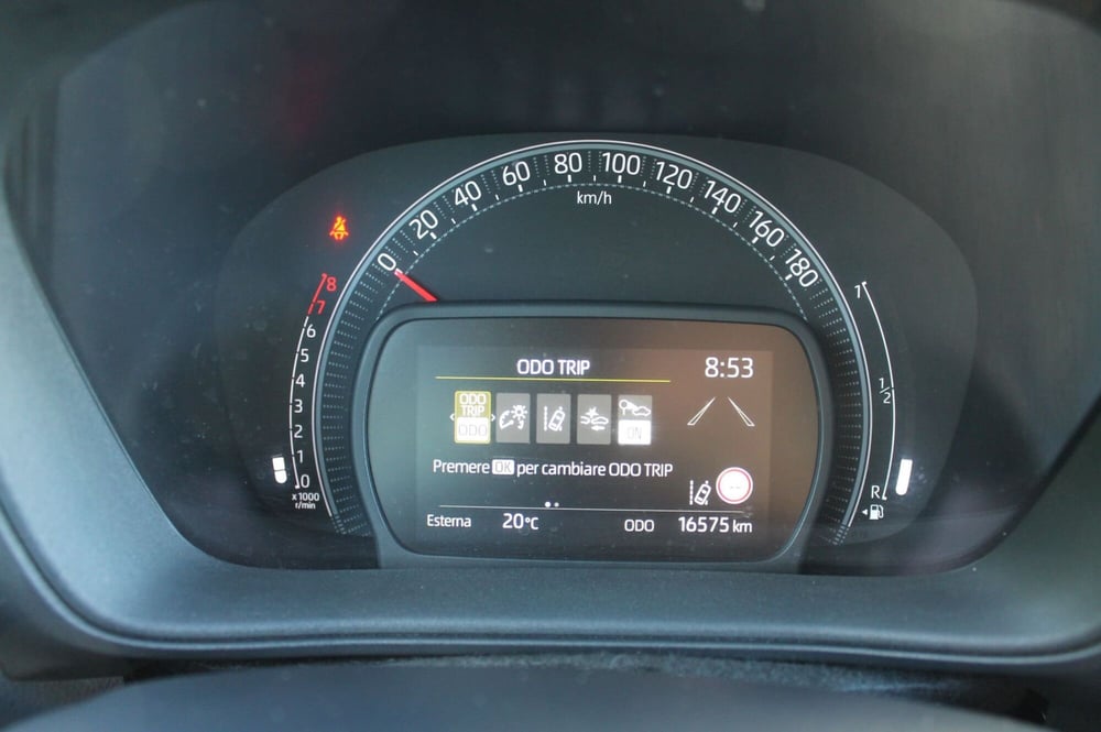 Toyota Aygo X usata a Cuneo (12)