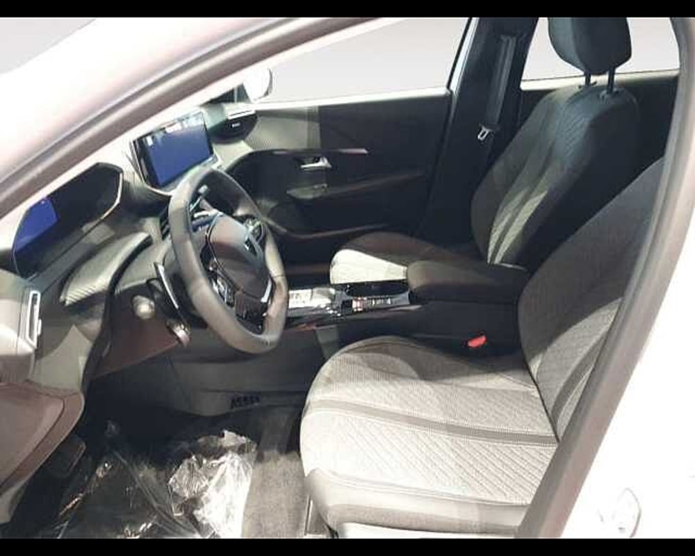 Peugeot 208 nuova a Cuneo (12)