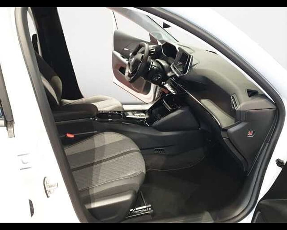 Peugeot 208 nuova a Cuneo (14)