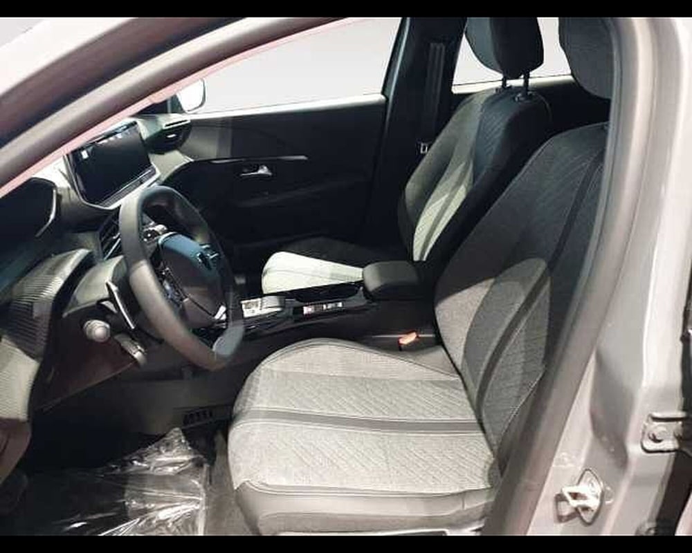 Peugeot 208 nuova a Cuneo (12)